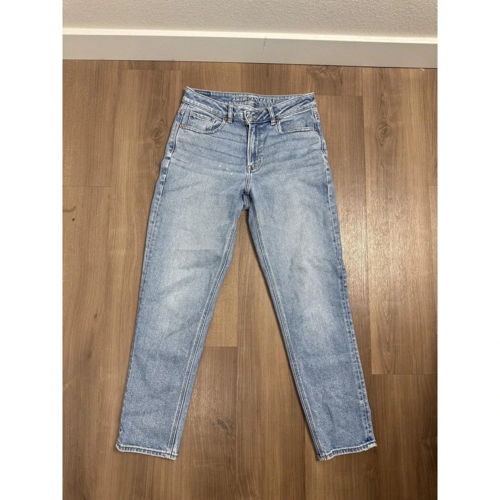 American Eagle Jeans Womens 6 Long Light Wash Blue High Rise‎ Mom Stretch Denim